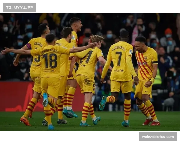 西甲国家德比：巴萨主场2-1绝杀皇马，16岁小将一锤定音